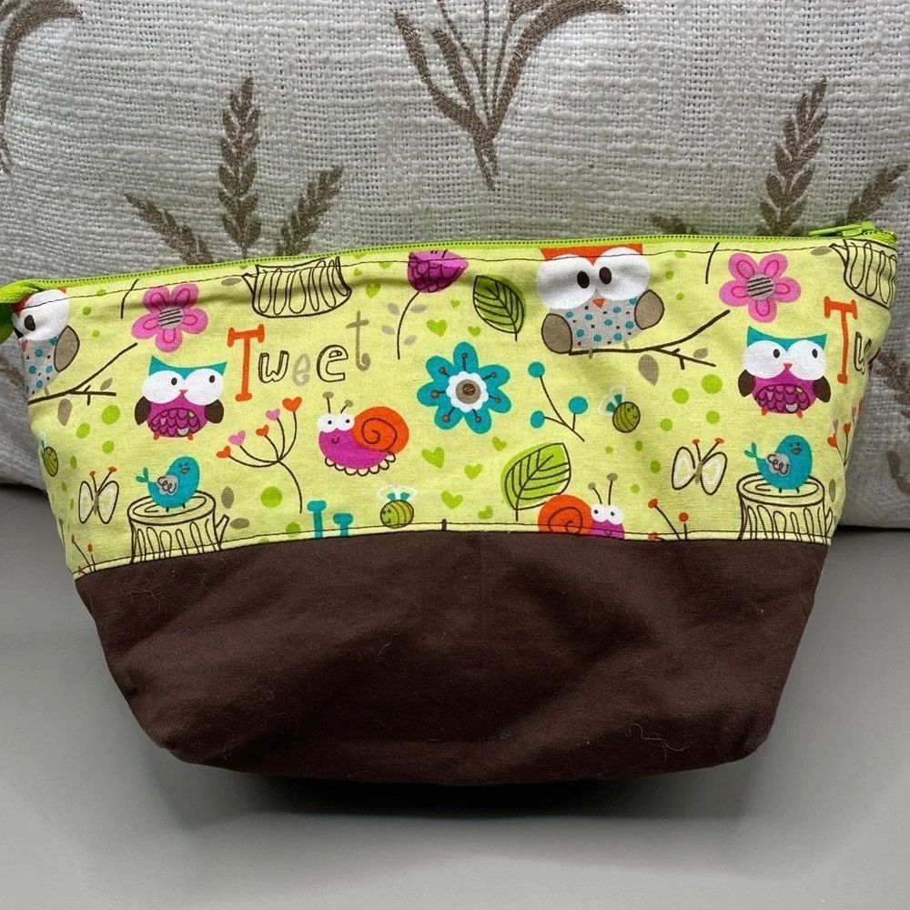 Unbranded adorable pouch